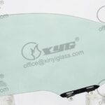 LH FRONT DOOR GLASS W/FITT GREEN
